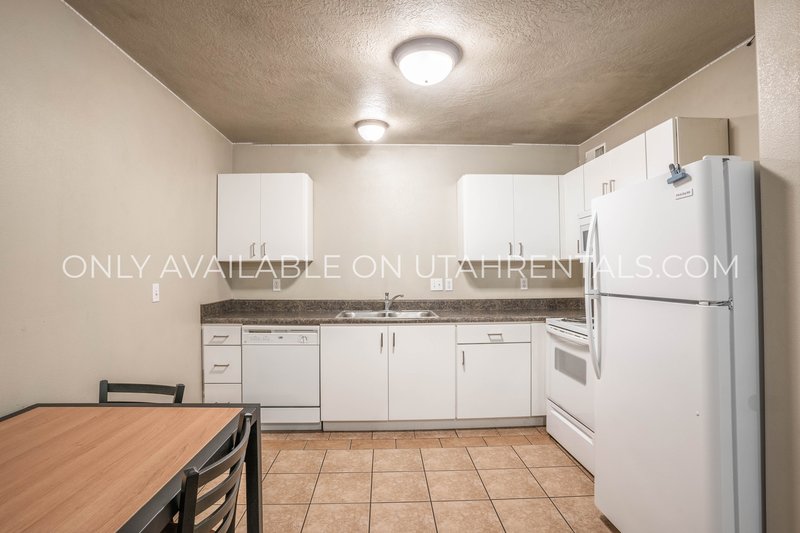 4 Private Rooms at Lanai property image