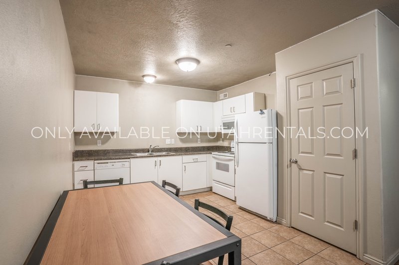 4 Private Rooms at Lanai property image