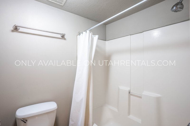 4 Private Rooms at Lanai property image