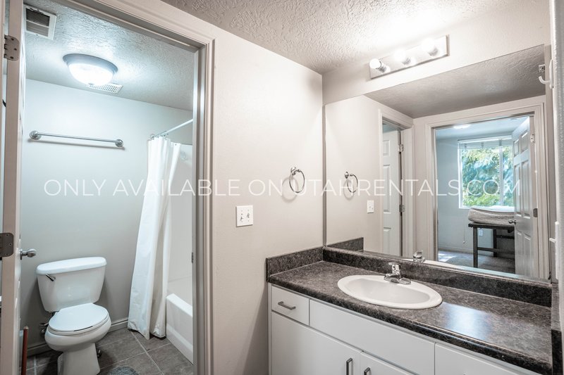 4 Private Rooms at Lanai property image