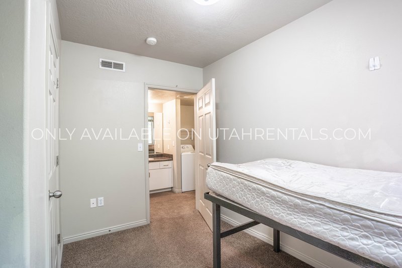 4 Private Rooms at Lanai property image