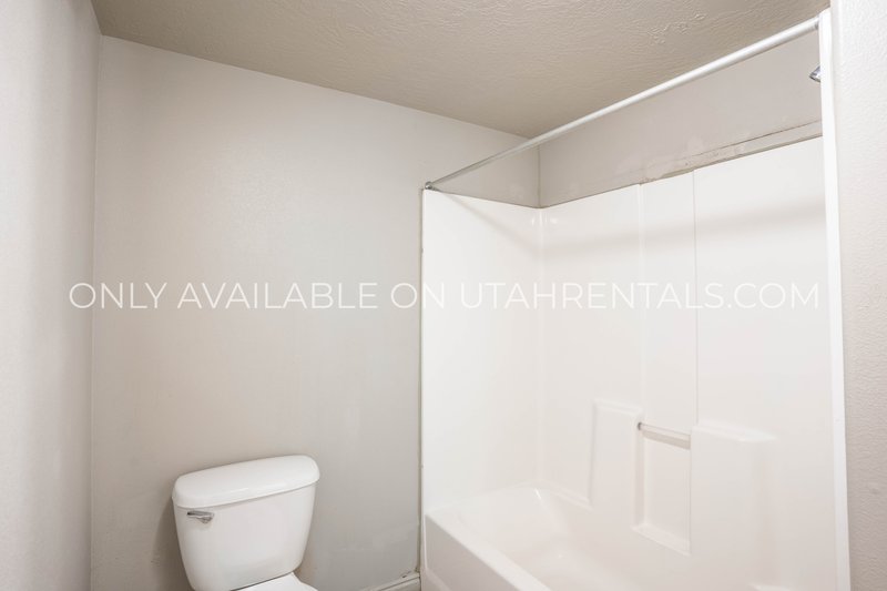 4 Private Rooms at Lanai property image