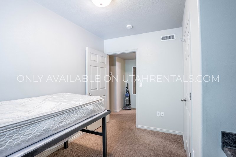 4 Private Rooms at Lanai property image