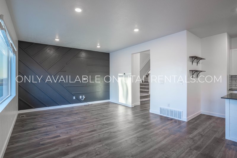 Modern Luxury 3-Bed Home in Lehi on 1/4 Acre Lot property image