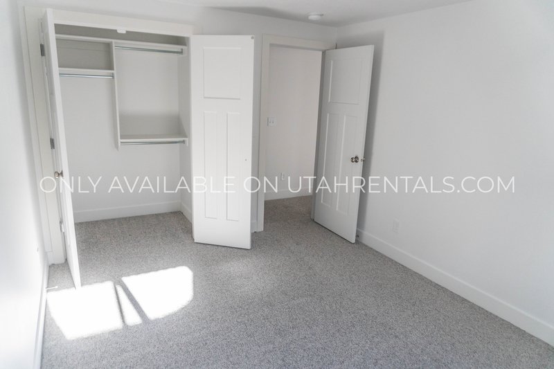 4 Bed 2.5 Bath Townhouse property image