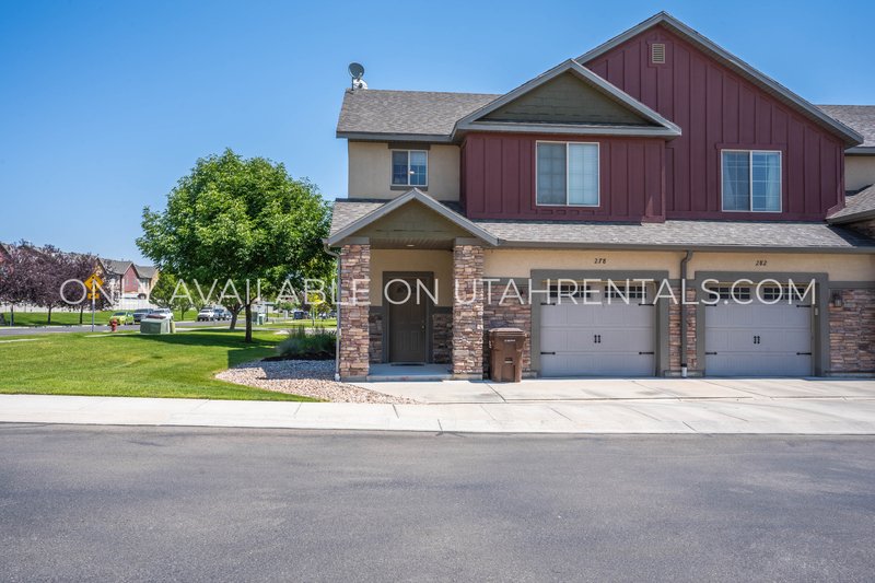 Beautiful Townhome in Saratoga Springs! property image