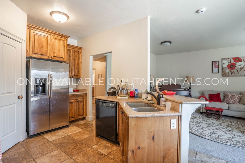 Beautiful Townhome in Saratoga Springs! property image