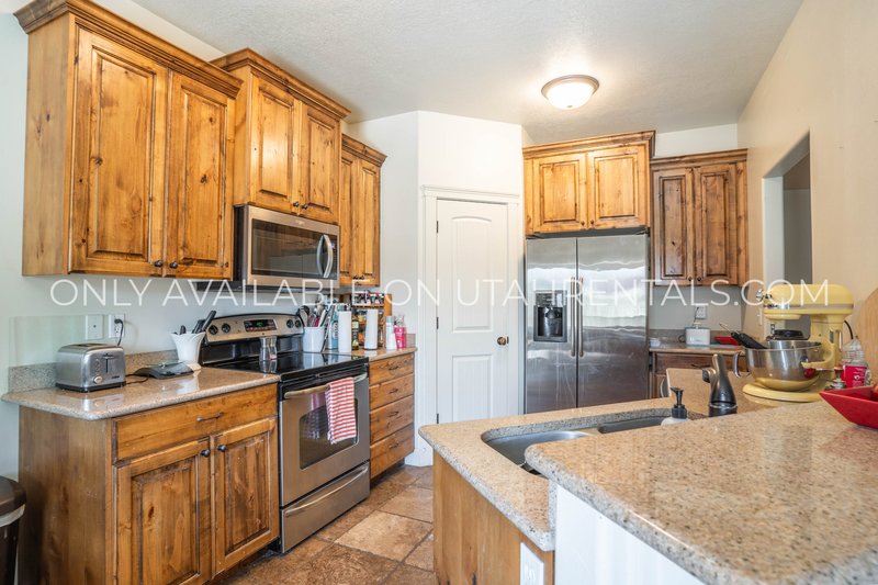 Beautiful Townhome in Saratoga Springs! property image