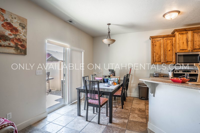 Beautiful Townhome in Saratoga Springs! property image
