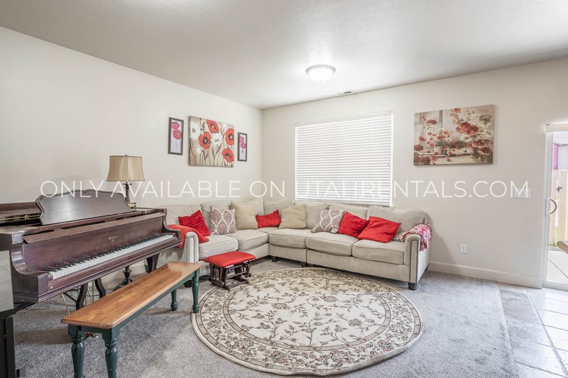 Beautiful Townhome in Saratoga Springs! property image