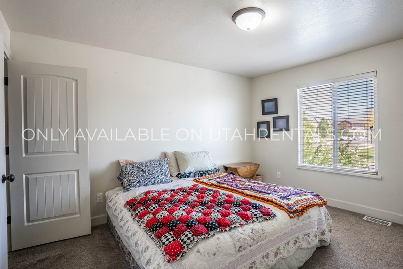 Beautiful Townhome in Saratoga Springs! property image