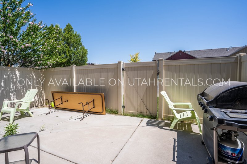 Beautiful Townhome in Saratoga Springs! property image