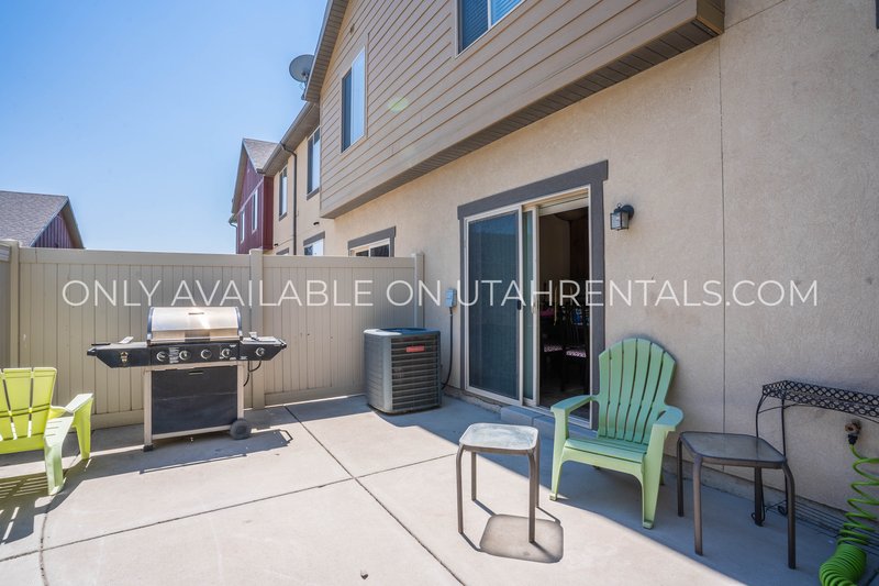 Beautiful Townhome in Saratoga Springs! property image