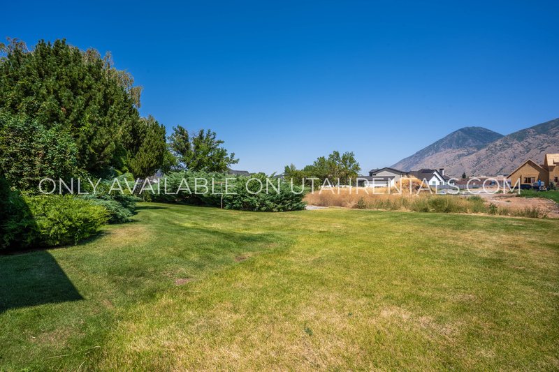PET FRIENDLY MAPLETON HOME FOR RENT property image