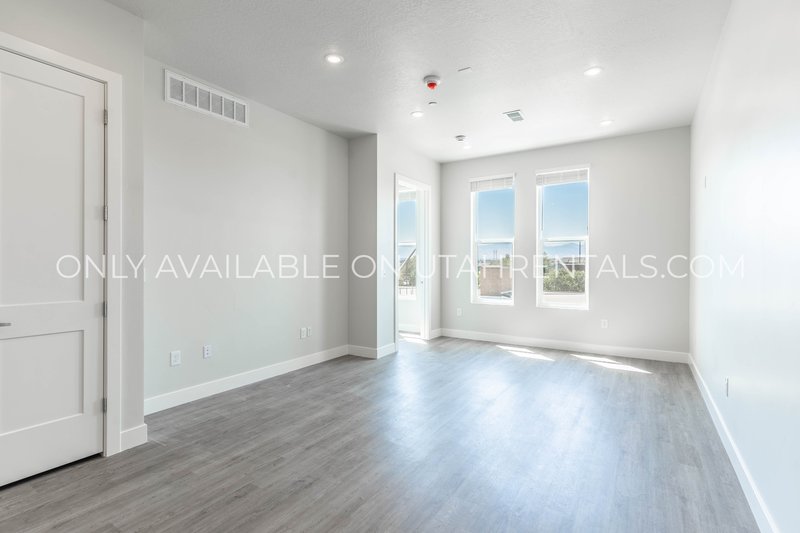 Brand New Studio Apartment at Canary! property image