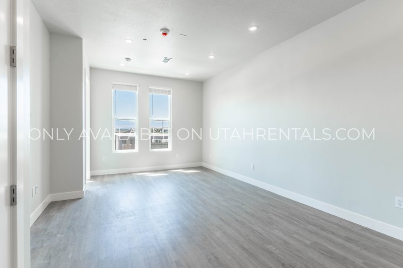 Brand New Studio Apartment at Canary! property image