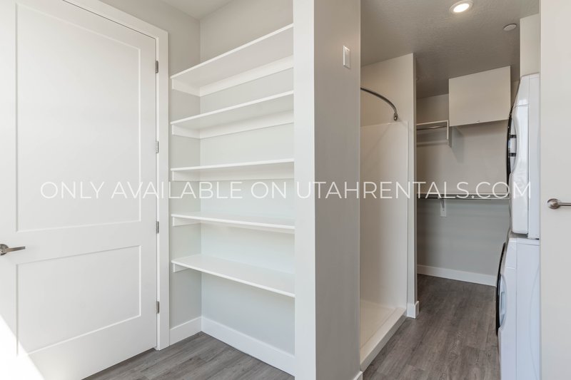 Brand New Studio Apartment at Canary! property image