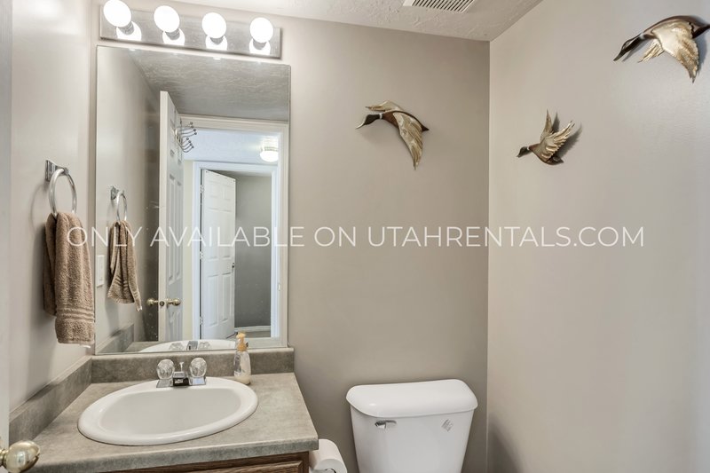 Spacious 4-Bedroom Townhome with Prime Park Access property image