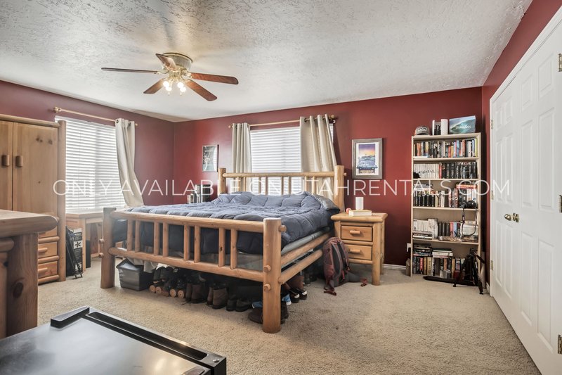 Spacious 4-Bedroom Townhome with Prime Park Access property image