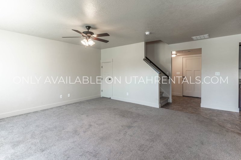 Gorgeous 4 bedroom, 2.5 bath Townhome in Springville! property image
