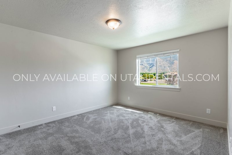 Gorgeous 4 bedroom, 2.5 bath Townhome in Springville! property image
