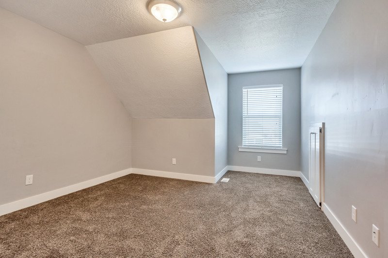 Upscale & Meticulously Maintained Mapleton Townhome property image
