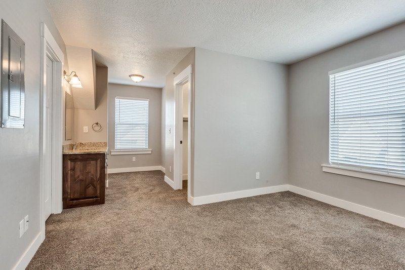 Upscale & Meticulously Maintained Mapleton Townhome property image