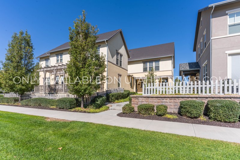 Charming 2-Bedroom in Coveted Daybreak Community property image