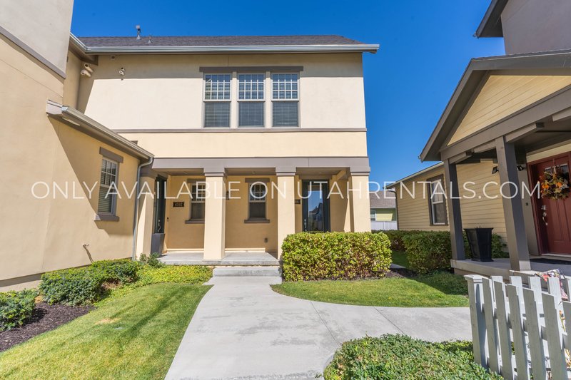 Charming 2-Bedroom in Coveted Daybreak Community property image