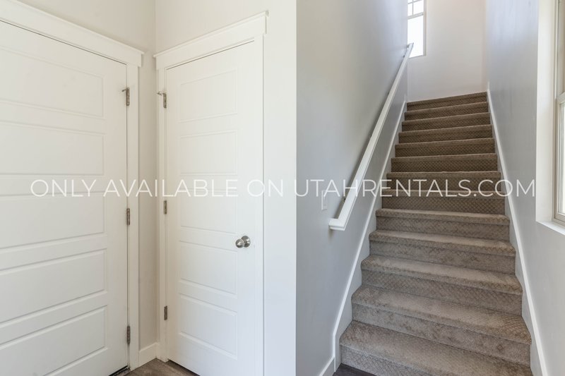Charming 2-Bedroom in Coveted Daybreak Community property image