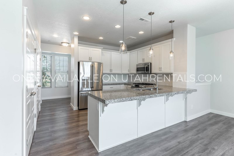 Charming 2-Bedroom in Coveted Daybreak Community property image