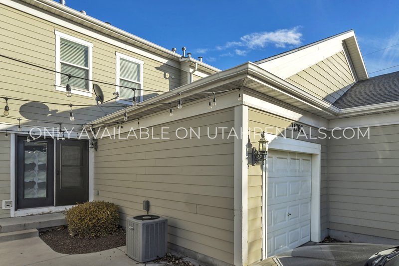 Beautiful South Jordan Townhome property image