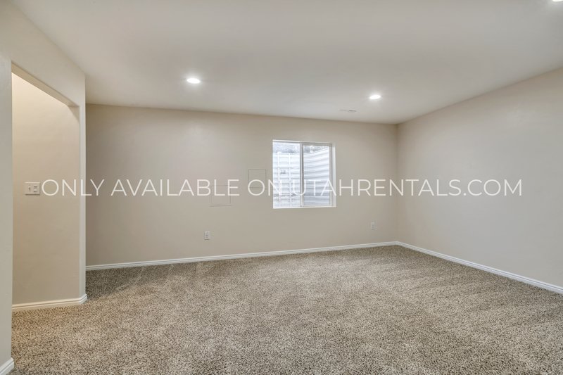 Beautiful South Jordan Townhome property image