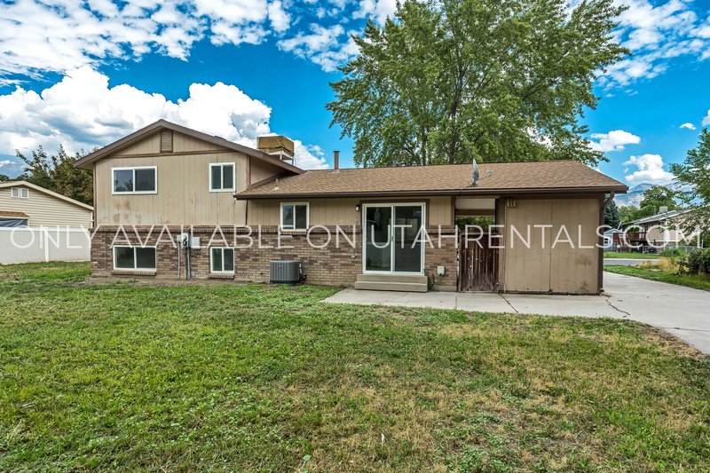 Charming & Spacious 4-Bed Home in South Orem! property image