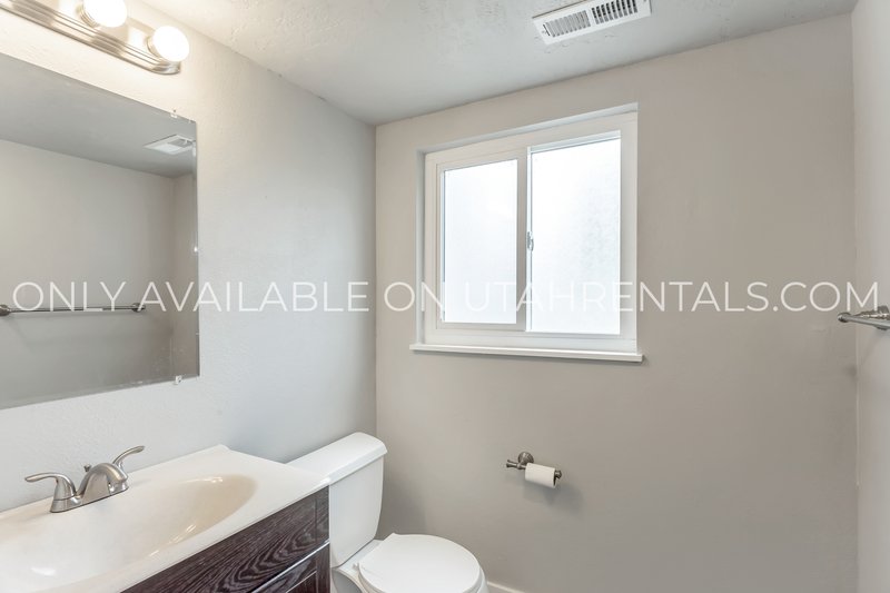 Charming & Spacious 4-Bed Home in South Orem! property image