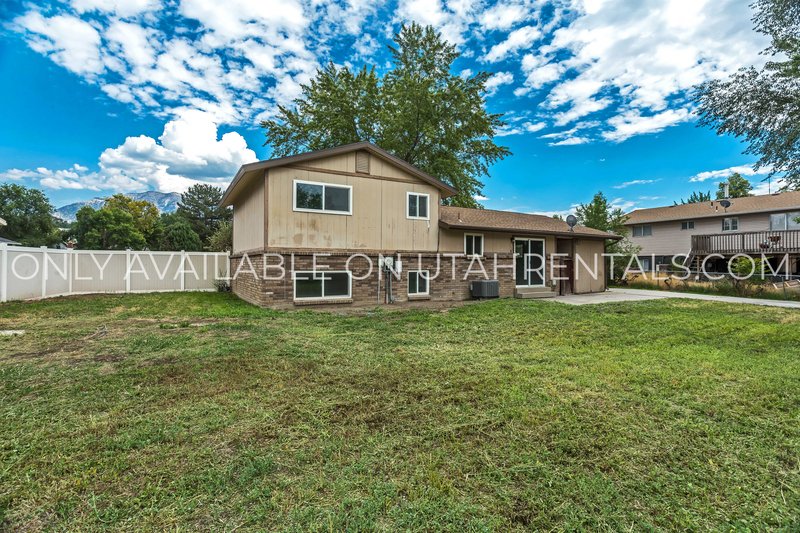 Charming & Spacious 4-Bed Home in South Orem! property image