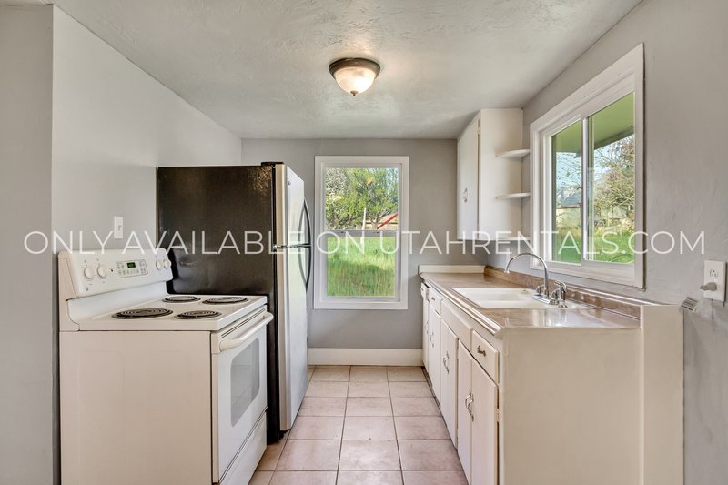 Pet Friendly Upstairs Unit For Rent property image