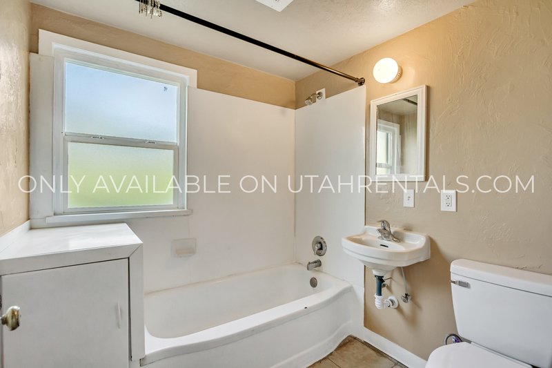 Pet Friendly Upstairs Unit For Rent property image