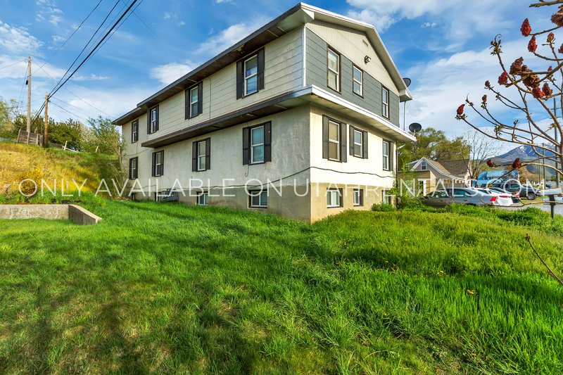 Pet Friendly Upstairs Unit For Rent property image