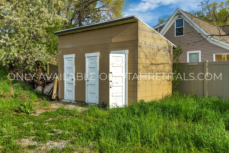 Pet Friendly Upstairs Unit For Rent property image