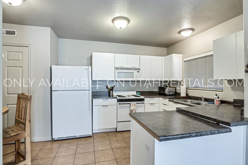 4 Private Rooms Available at Lanai property image