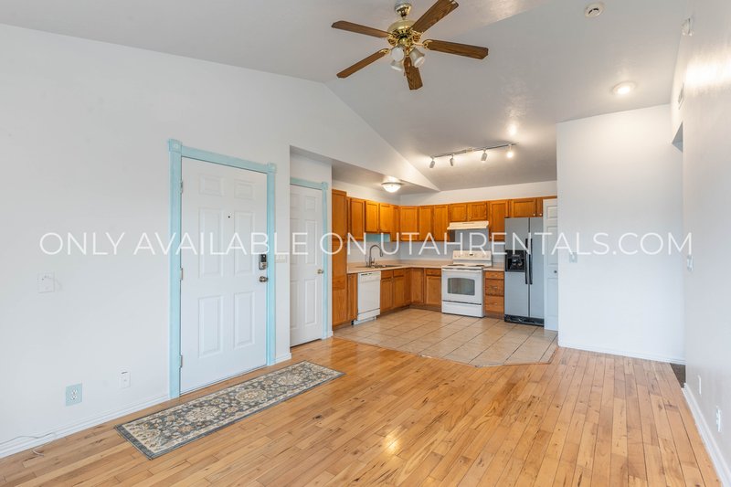 Charming 3-bed Condo in Copper Creek! property image