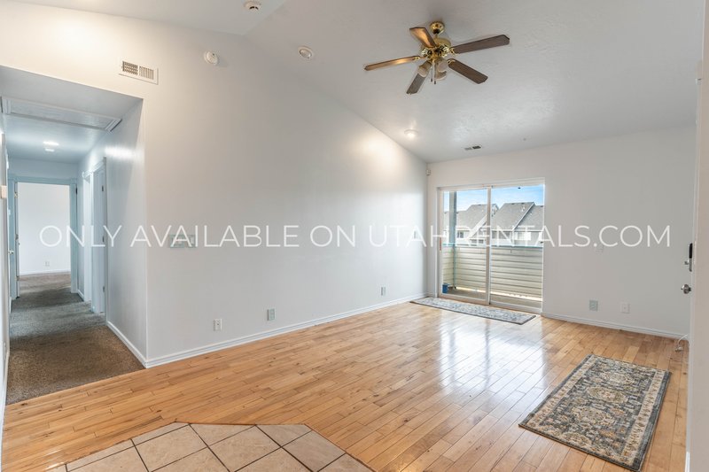 Charming 3-bed Condo in Copper Creek! property image