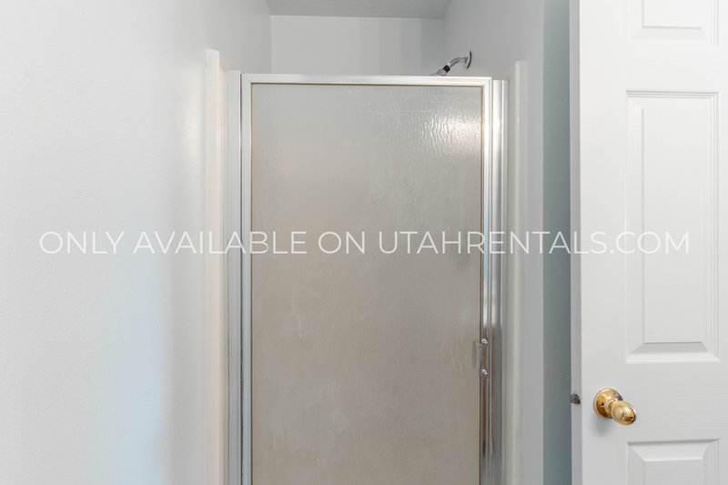 Charming 3-bed Condo in Copper Creek! property image