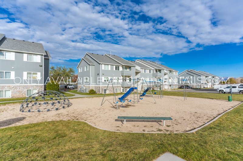 Charming 3-bed Condo in Copper Creek! property image