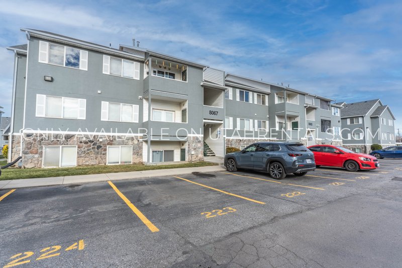 Charming 3-bed Condo in Copper Creek! property image