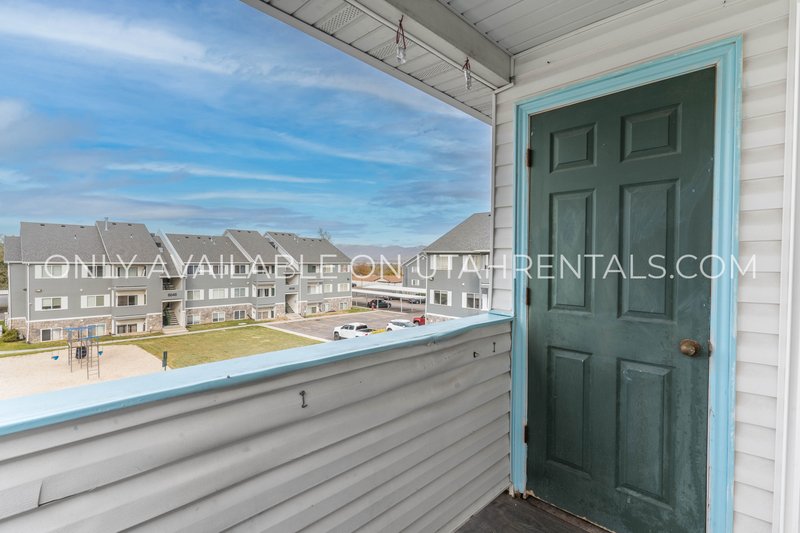 Charming 3-bed Condo in Copper Creek! property image