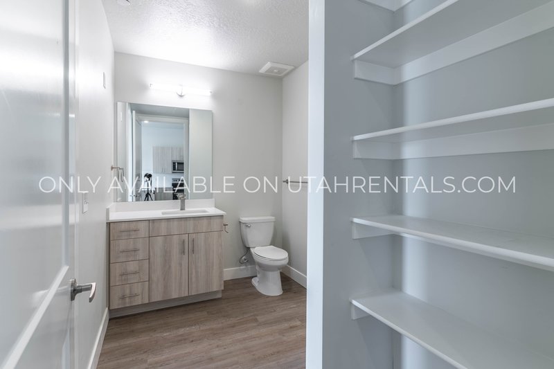 Awesome One-Bedroom apartment at the Canary! property image