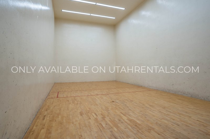 Charming 2-bedroom, 1.5-bathroom condominium in provo property image