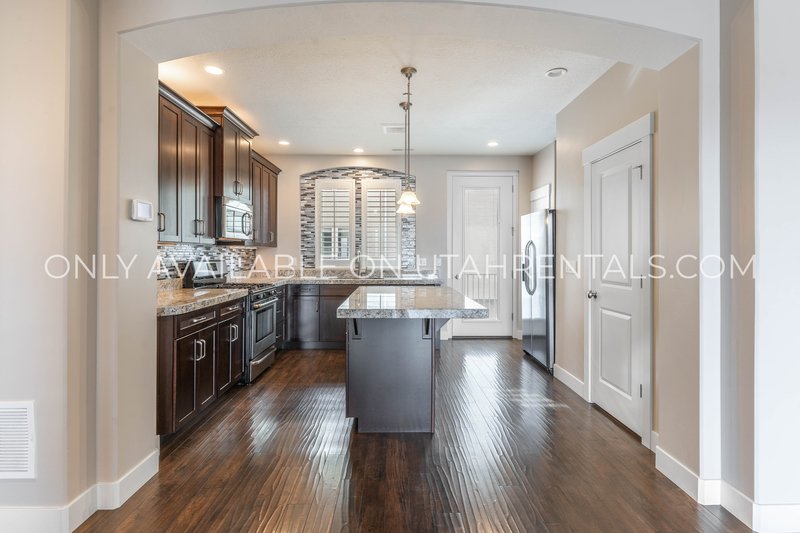 Stylish 3-Bed Home in Daybreak | Prime Location & Modern Living! property image